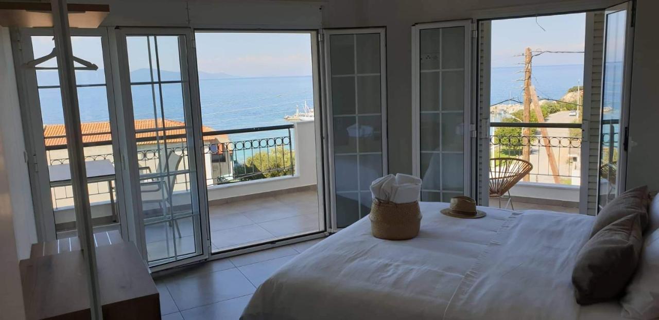 Villa Eleni Greece - Wonderful Sea View Studios Неа-Рода Экстерьер фото