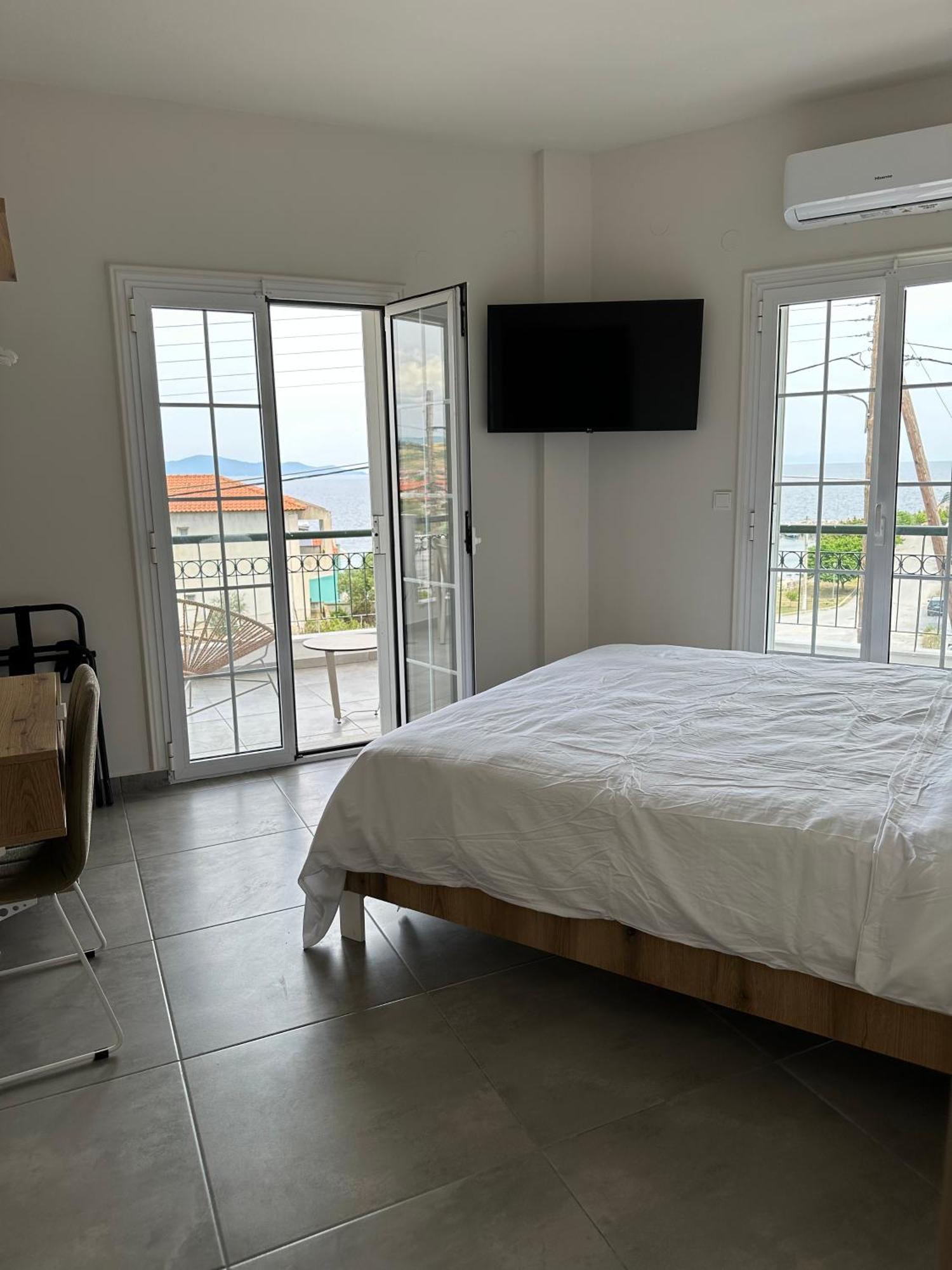 Villa Eleni Greece - Wonderful Sea View Studios Неа-Рода Экстерьер фото